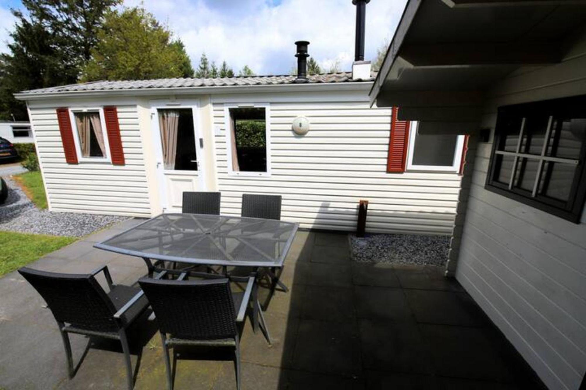 Charmante Woning Op Rustig Park Met Fietsen Epe Esterno foto